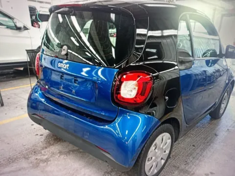 More photos of 2016 smart Fortwo Passion at CarFive Nashua, NH, NH
