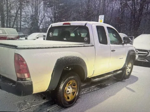 More photos of 2012 Toyota Tacoma at CarFive Nashua, NH, NH