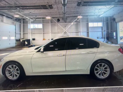 Photos of 2017 BMW 3 Series 320i xDrive for sale in Nashua, NH at CarFive Nashua, NH