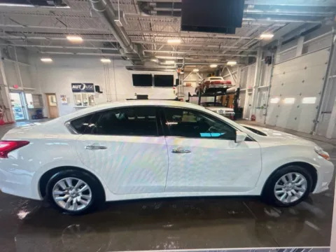 More photos of 2017 Nissan Altima 2.5 S at CarFive Nashua, NH, NH
