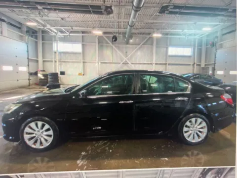 Photos of 2015 Honda Accord EX-L for sale in Nashua, NH at CarFive Nashua, NH