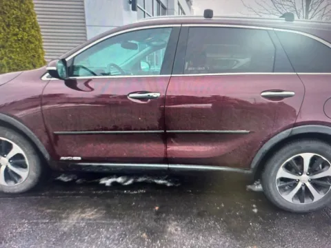 Photos of 2018 Kia Sorento EX for sale in Nashua, NH at CarFive Nashua, NH