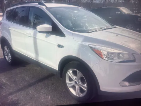 More photos of 2016 Ford Escape SE at CarFive Nashua, NH, NH
