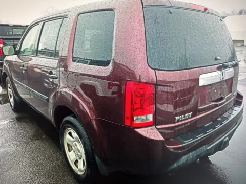 Photos of 2013 Honda Pilot LX for sale in Nashua, NH at CarFive Nashua, NH