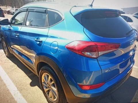 More photos of 2016 Hyundai Tucson SE at CarFive Nashua, NH, NH