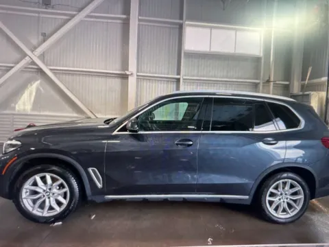 Photos of 2019 BMW X5 xDrive40i for sale in Nashua, NH at CarFive Nashua, NH