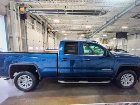 More photos of 2017 GMC Sierra 1500 SLE at CarFive Nashua, NH, NH