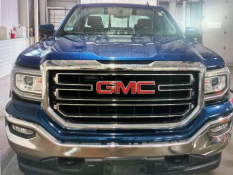 More photos of 2017 GMC Sierra 1500 SLE at CarFive Nashua, NH, NH