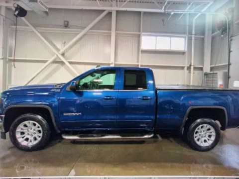 Photos of 2017 GMC Sierra 1500 SLE for sale in Nashua, NH at CarFive Nashua, NH