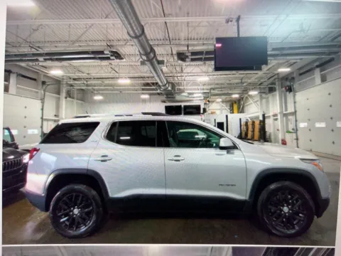 More photos of 2019 GMC Acadia SLT-1 at CarFive Nashua, NH, NH