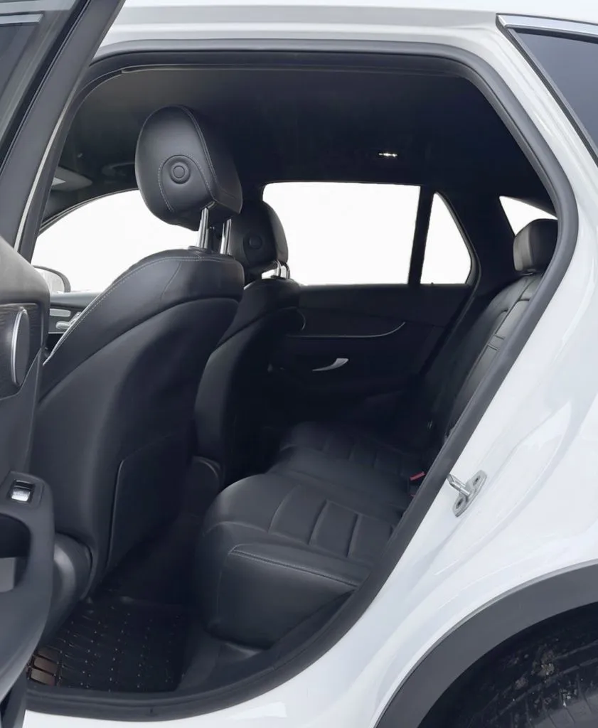 2022 Mercedes-Benz GLC GLC300 - Photo 12