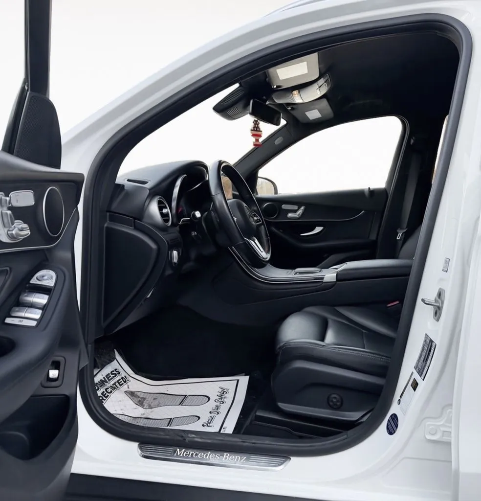 2022 Mercedes-Benz GLC GLC300 - Photo 11