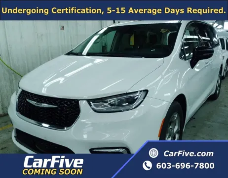 White 2024 Chrysler Pacifica Limited for sale in Nashua, NH