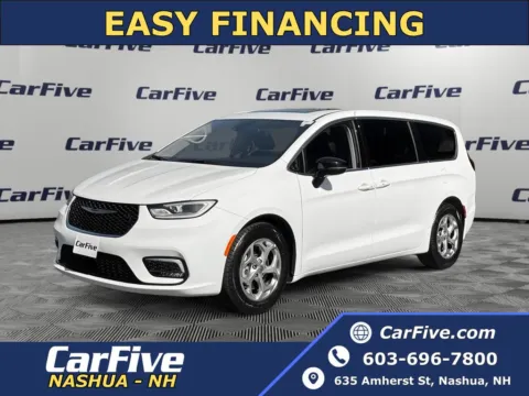 White 2024 Chrysler Pacifica Limited for sale in Nashua, NH