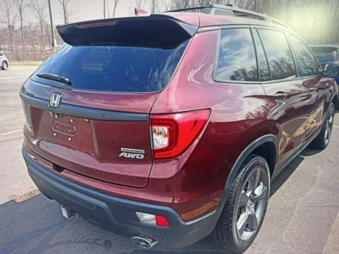 More photos of 2019 Honda Passport Touring at CarFive Nashua, NH, NH