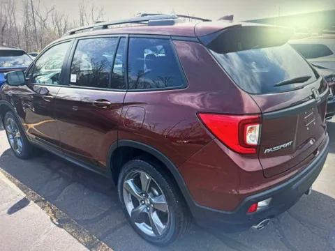 Photos of 2019 Honda Passport Touring for sale in Nashua, NH at CarFive Nashua, NH