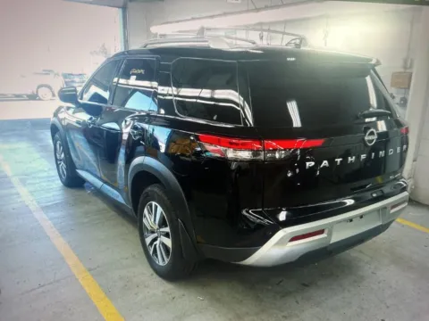More photos of 2025 Nissan Pathfinder SL at CarFive Nashua, NH, NH