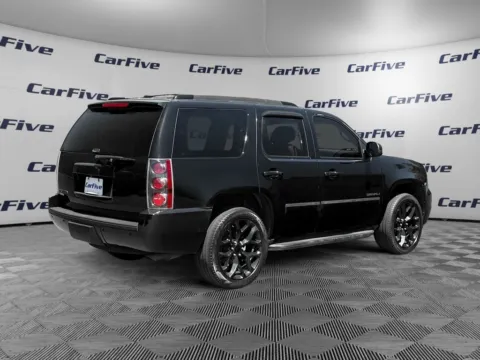 More photos of 2013 GMC Yukon Denali at CarFive Nashua, NH, NH