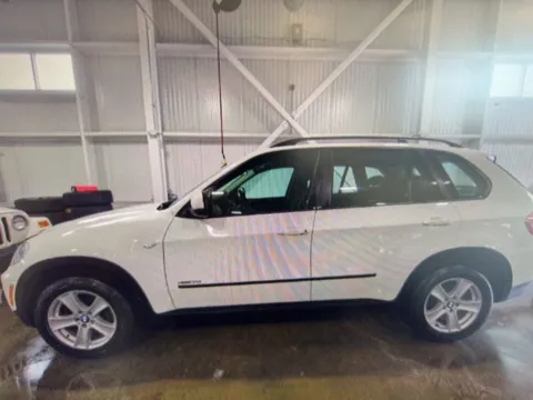 Photos of 2012 BMW X5 xDrive35i for sale in Nashua, NH at CarFive Nashua, NH