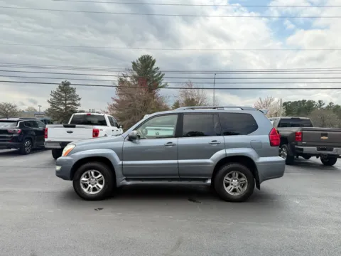 Photos of 2004 Lexus GX 470 for sale in Nashua, NH at CarFive Nashua, NH