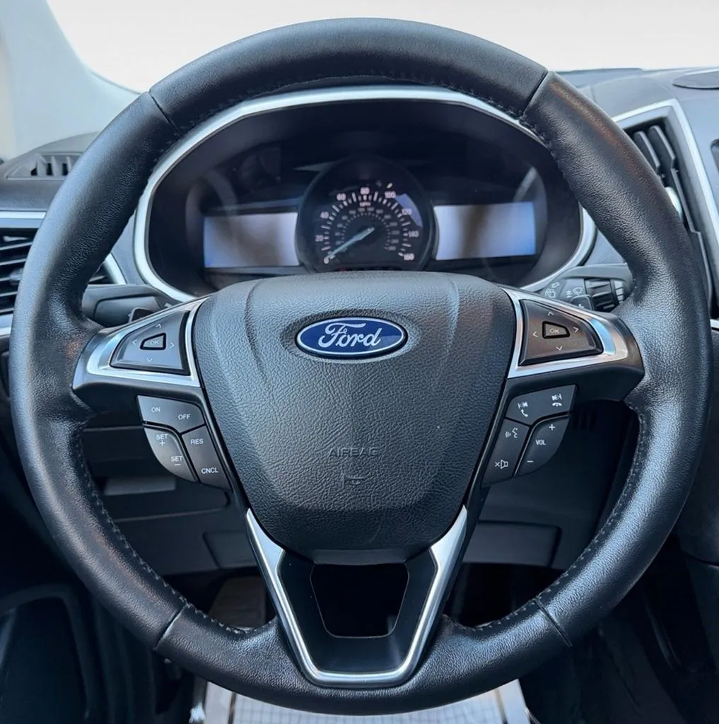 2017 Ford Edge SEL - Photo 18