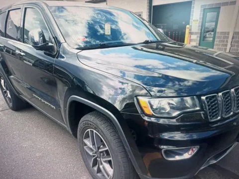 More photos of 2019 Jeep Grand Cherokee Limited at CarFive Nashua, NH, NH