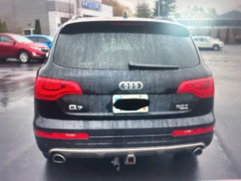 Photos of 2015 Audi Q7 3.0T Premium for sale in Nashua, NH at CarFive Nashua, NH