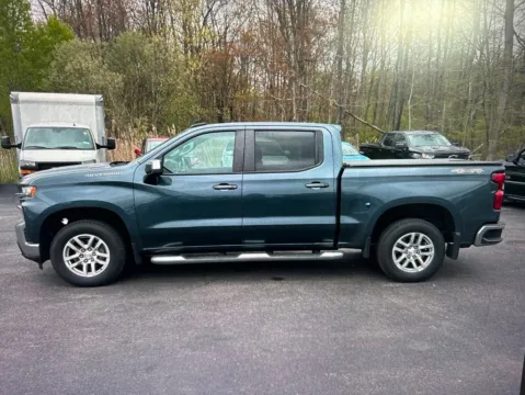 Photos of 2020 Chevrolet Silverado 1500 LT for sale in Nashua, NH at CarFive Nashua, NH