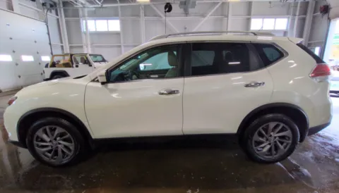 Photos of 2016 Nissan Rogue SL for sale in Nashua, NH at CarFive Nashua, NH