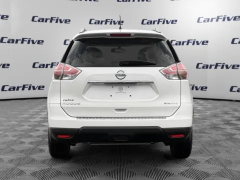 More photos of 2016 Nissan Rogue SL at CarFive Nashua, NH, NH