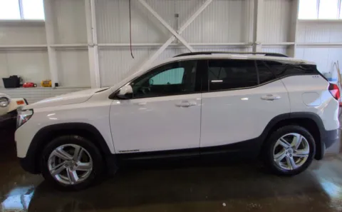 Photos of 2018 GMC Terrain SLE for sale in Nashua, NH at CarFive Nashua, NH