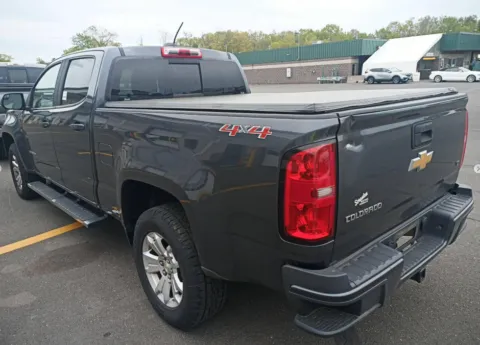 Photos of 2017 Chevrolet Colorado LT for sale in Nashua, NH at CarFive Nashua, NH