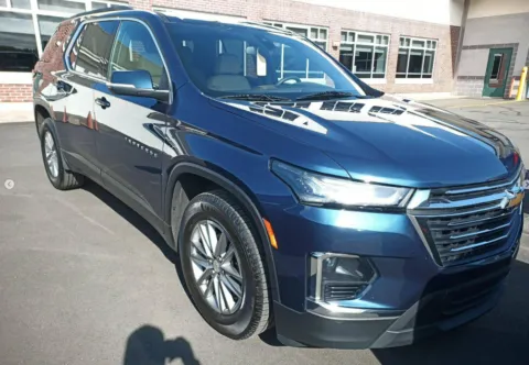 Photos of 2023 Chevrolet Traverse LT Leather for sale in Nashua, NH at CarFive Nashua, NH