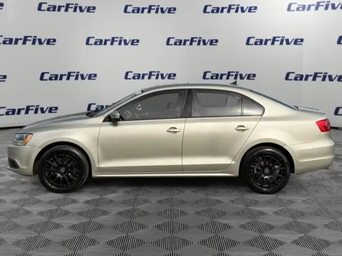 Photos of 2012 Volkswagen Jetta 2.5L SE for sale in Nashua, NH at CarFive Nashua, NH