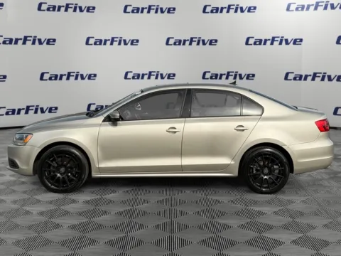 Photos of 2012 Volkswagen Jetta 2.5L SE for sale in Nashua, NH at CarFive Nashua, NH