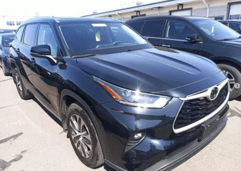 Another view of 2021 Toyota Highlander XLE for sale in Nashua, NH at CarFive Nashua, NH