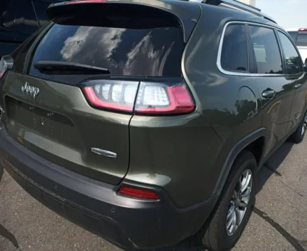 More photos of 2019 Jeep Cherokee Latitude Plus at CarFive Nashua, NH, NH