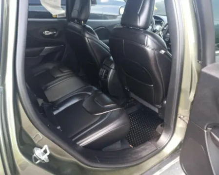More photos of 2019 Jeep Cherokee Latitude Plus at CarFive Nashua, NH, NH