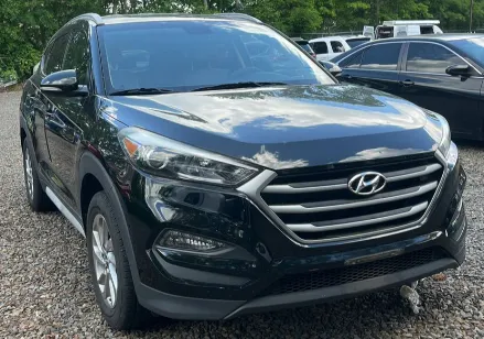 More photos of 2018 Hyundai Tucson SEL Plus at CarFive Nashua, NH, NH