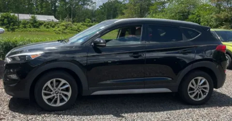 Photos of 2018 Hyundai Tucson SEL Plus for sale in Nashua, NH at CarFive Nashua, NH