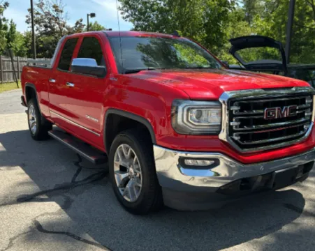 More photos of 2018 GMC Sierra 1500 SLT at CarFive Nashua, NH, NH