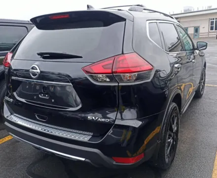 More photos of 2017 Nissan Rogue SV at CarFive Nashua, NH, NH