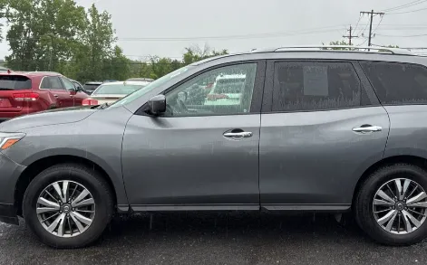 Photos of 2020 Nissan Pathfinder SL for sale in Nashua, NH at CarFive Nashua, NH