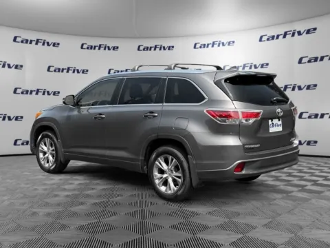 Another view of 2015 Toyota Highlander XLE V6 for sale in Nashua, NH at CarFive Nashua, NH
