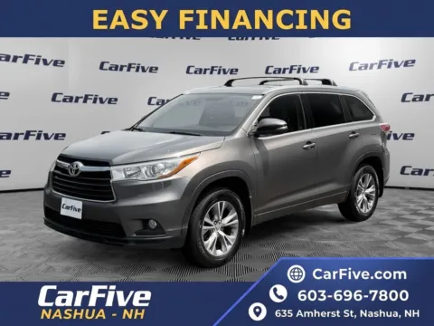 Gray 2015 Toyota Highlander XLE V6 for sale in Nashua, NH