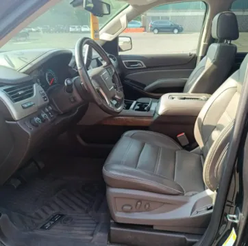 More photos of 2020 GMC Yukon Denali at CarFive Nashua, NH, NH