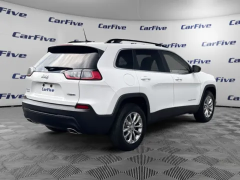 More photos of 2022 Jeep Cherokee Latitude Lux at CarFive Nashua, NH, NH
