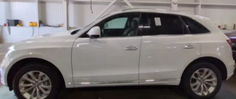 Photos of 2016 Audi Q5 2.0T Premium for sale in Nashua, NH at CarFive Nashua, NH