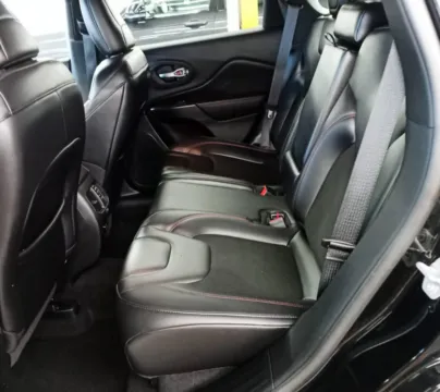 More photos of 2021 Jeep Cherokee Trailhawk at CarFive Nashua, NH, NH