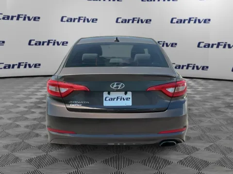 More photos of 2017 Hyundai Sonata SE at CarFive Nashua, NH, NH
